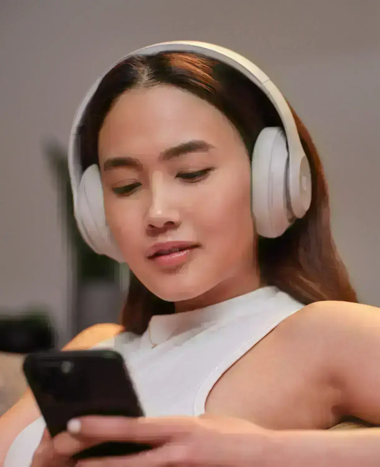 beats-studio-pro-wireless-headphones-12