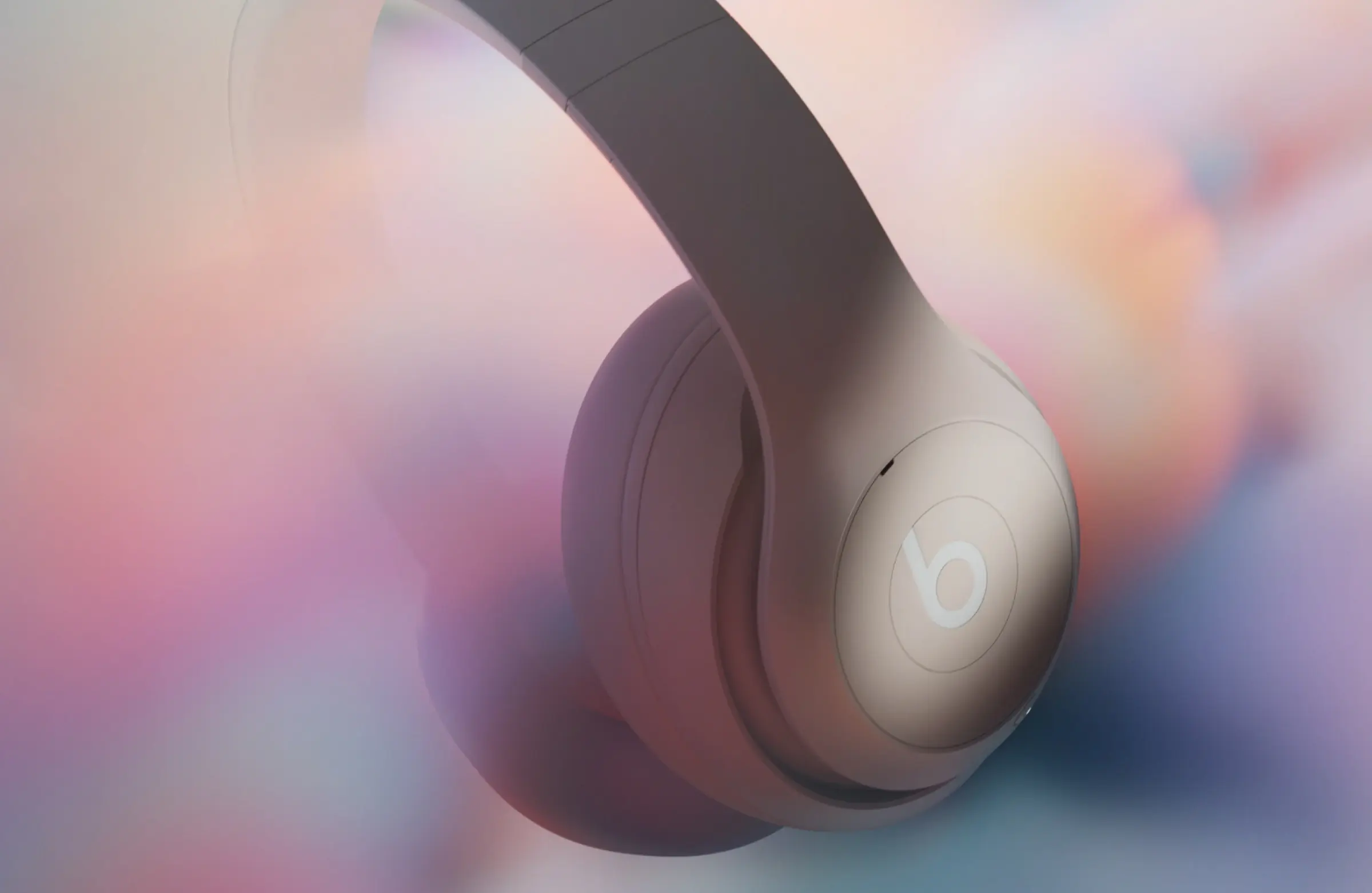 beats-studio-pro-wireless-headphones-4