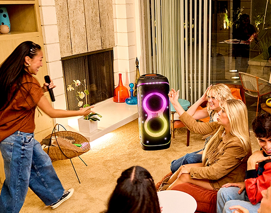 Колонка JBL PartyBox 720 с мощными сабвуферами для насыщенного баса