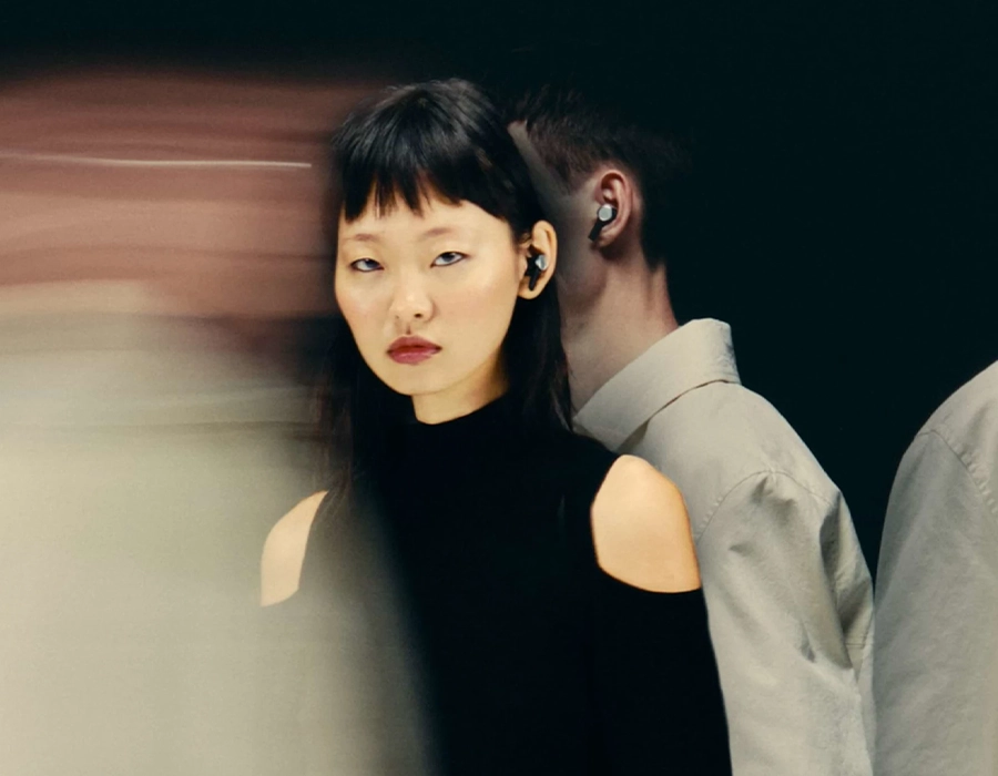 Beoplay Eleven — детальний вигляд динаміків та вентиляційних отворів
