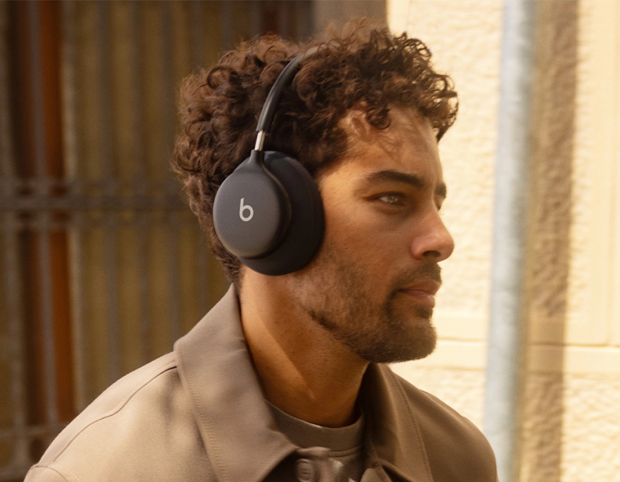 Наушники Beats 360 Over-Ear Headphones – Black with Black Performance Knit Cushions (MJE14)