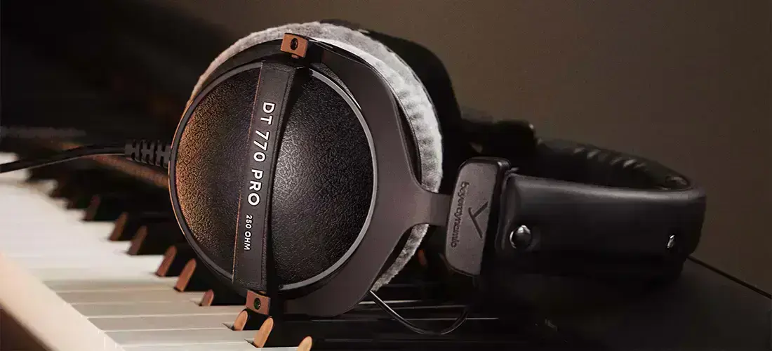 Beyerdynamic DT 770 PRO - вид спереди