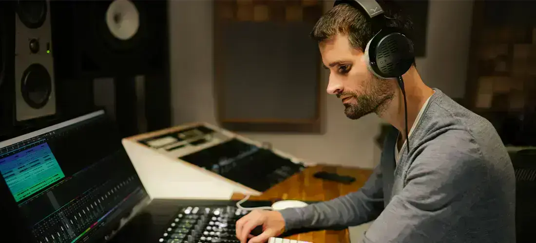 Beyerdynamic DT 900 PRO X - загальний вигляд навушників з відкритою спинкою