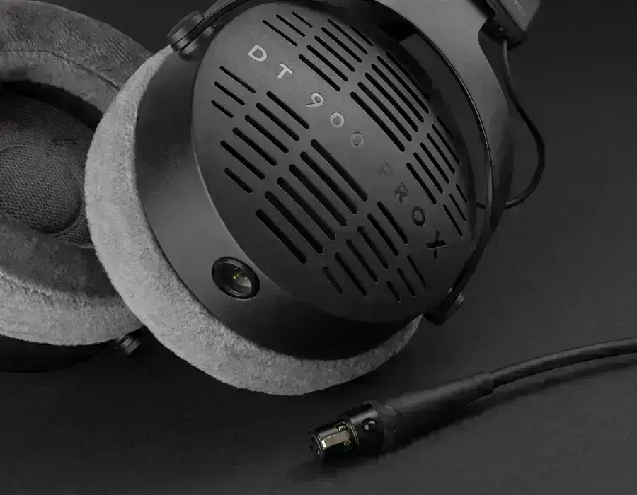 Комфортні амбушюри та оголов'я навушників Beyerdynamic DT 900 PRO X