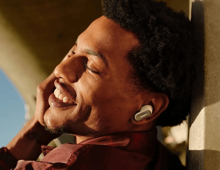 Bose QuietComfort Ultra Earbuds показ режима шумоподавления ActiveSense