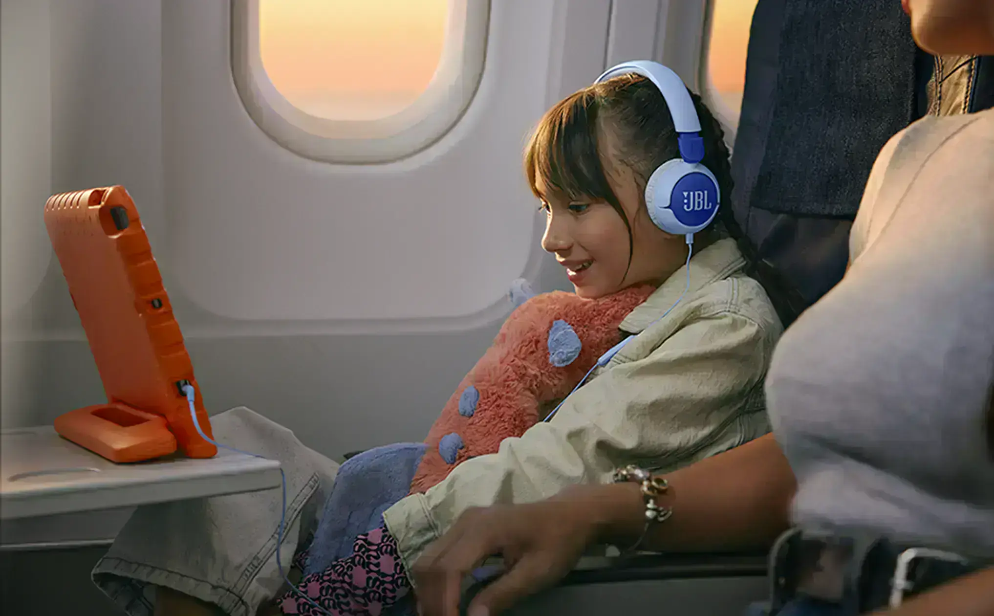 Дитячі навушники JBL Junior 320 з вбудованим мікрофоном для спілкування