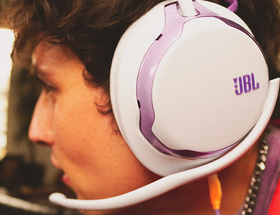 JBL Quantum 250 з технологією Quantum Spatial Sound для реалістичного ігрового звуку