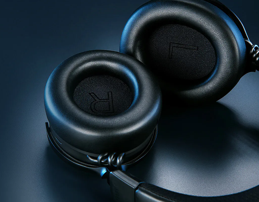 Ігрова гарнітура Razer Kraken V4 Pro Wireless - Black (RZ04-05160100-R3M1)