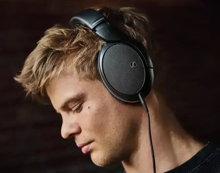 Відкрита конструкція навушників Sennheiser HD 550 для нейтрального звуку