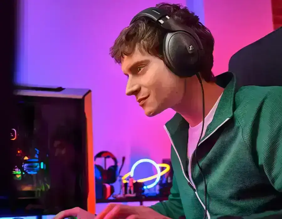 Вигляд з боку на навушники Sennheiser HD 620S