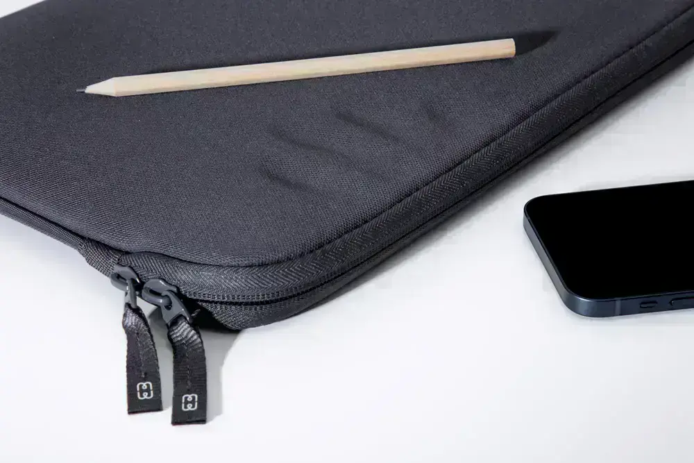 MW-Horizon-Sleeve-Case-for-MacBook-13-2