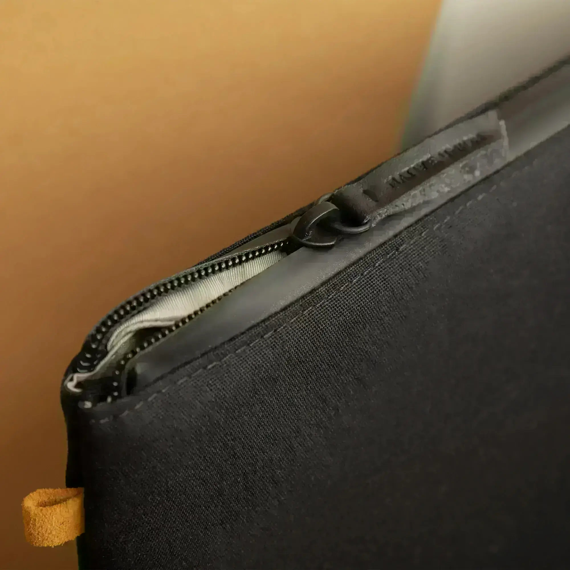 Native-Union-W-F-A-Stow-Lite-Sleeve-Case-3
