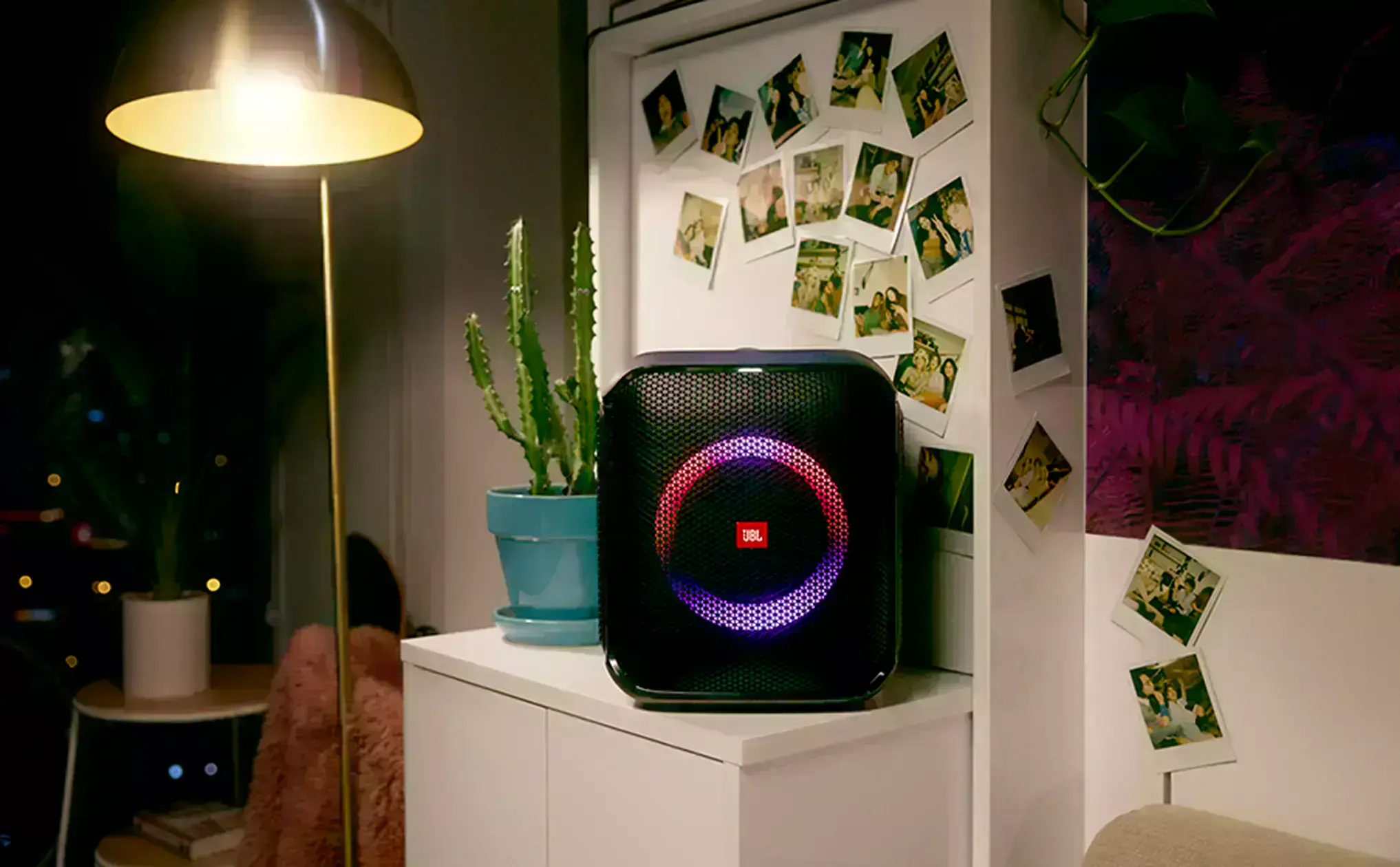 JBL-Party-Box-Encore-Essential01