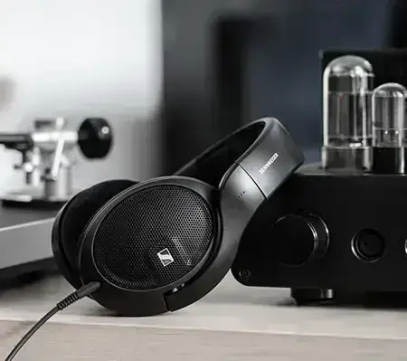 Sennheiser-HD-560S-01