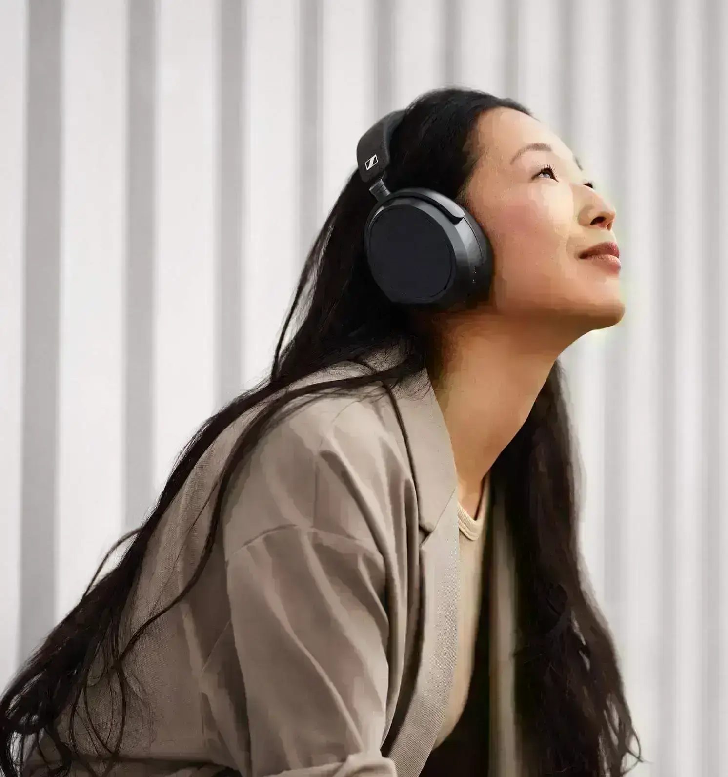 Sennheiser-Momentum-4-Wireless-2