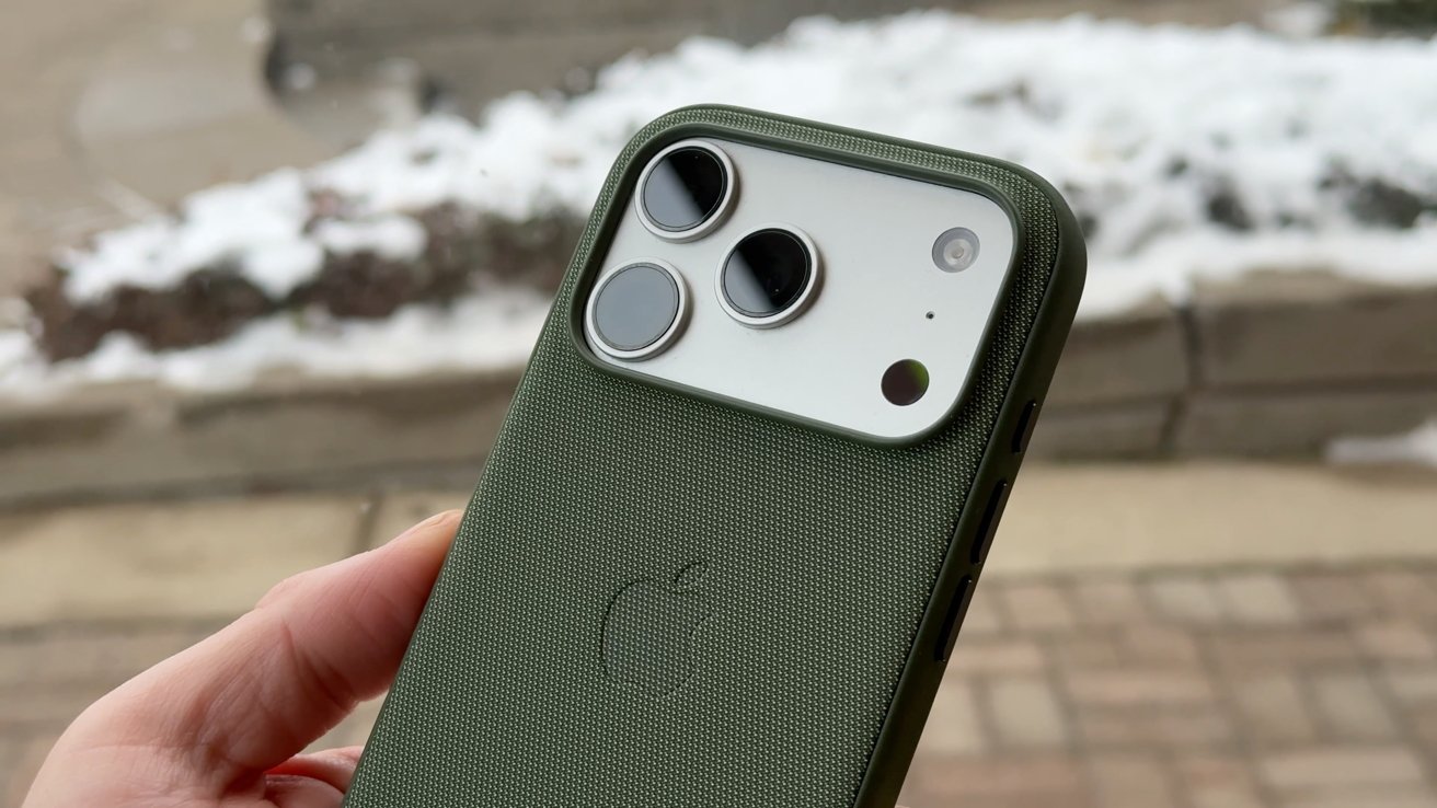 iphone-17-pro-green-case