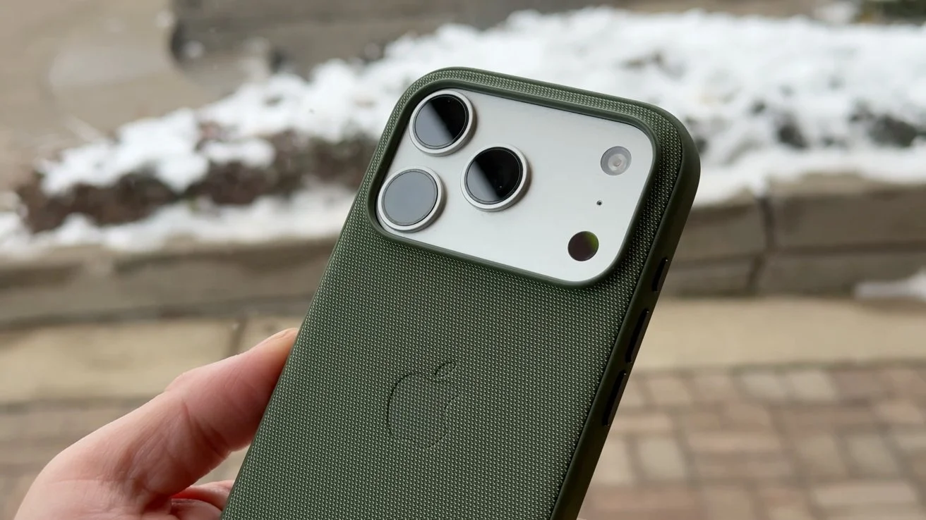 iphone-17-pro-green-case