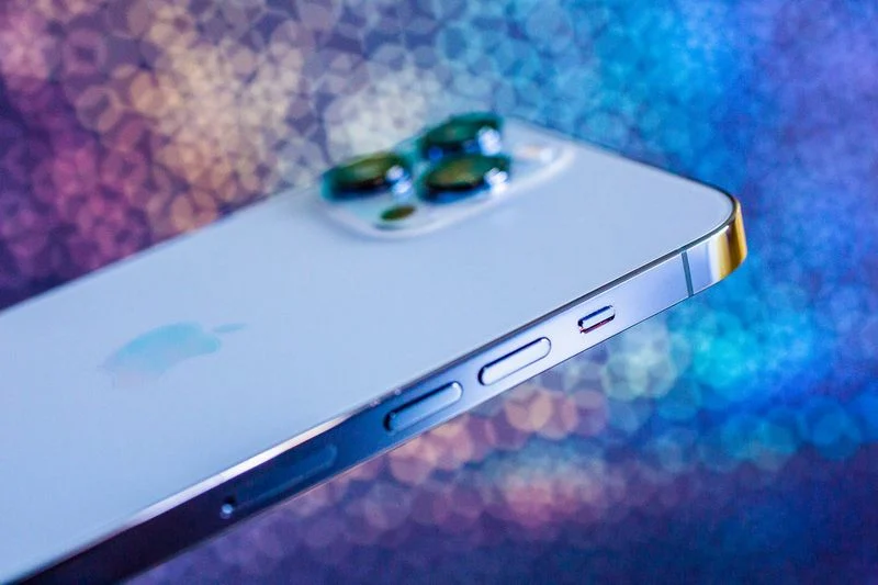 iphone-13-air-blue-1