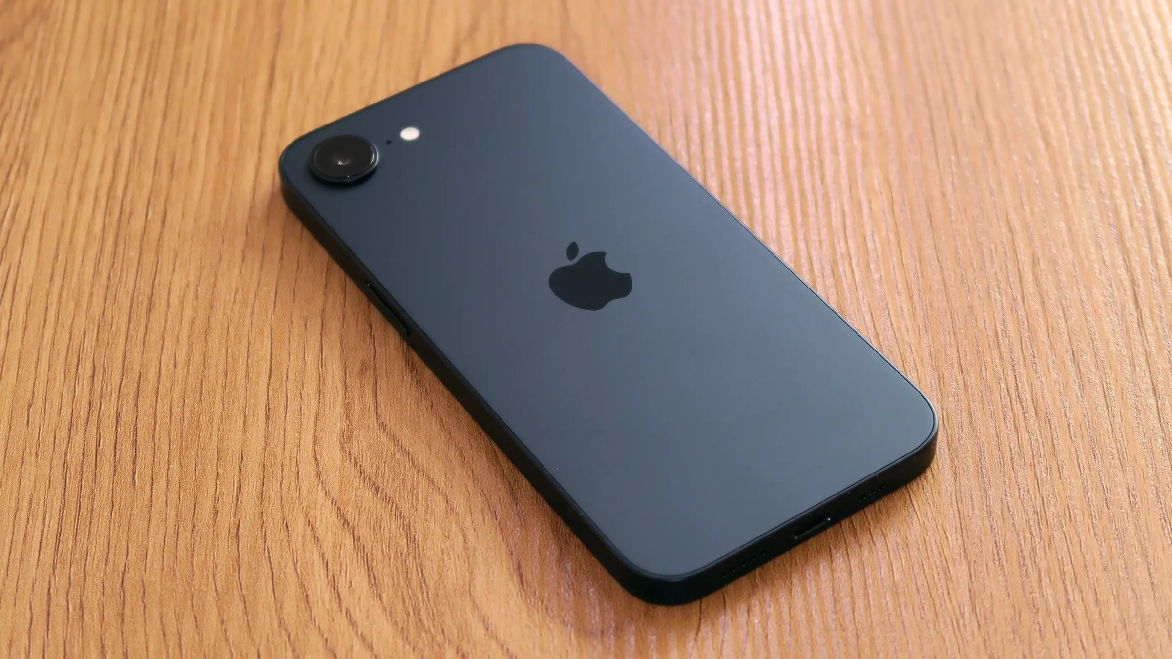 apple-iphone-17-e-data-prezentacii