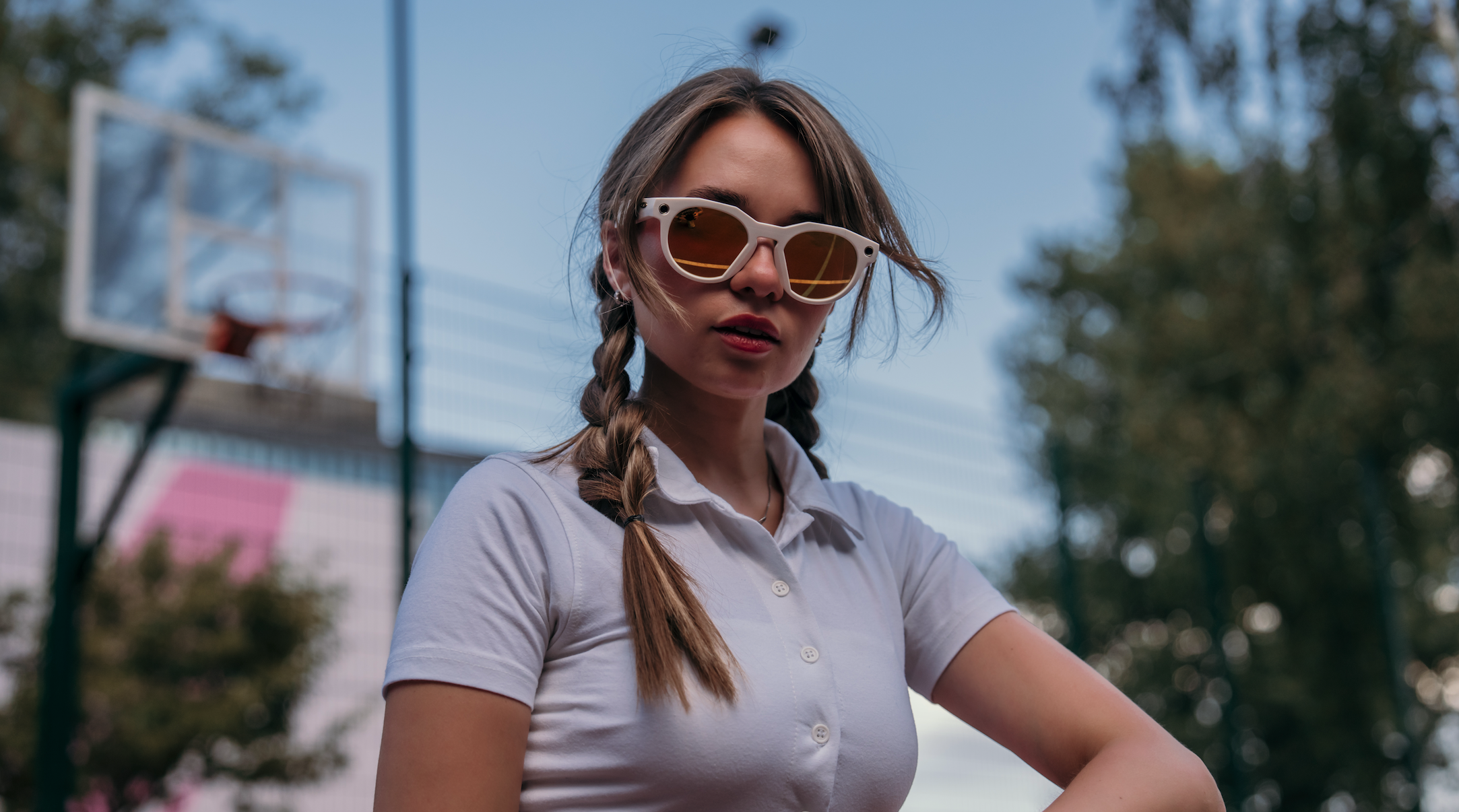 oakley-meta-okulyary-na-divchini