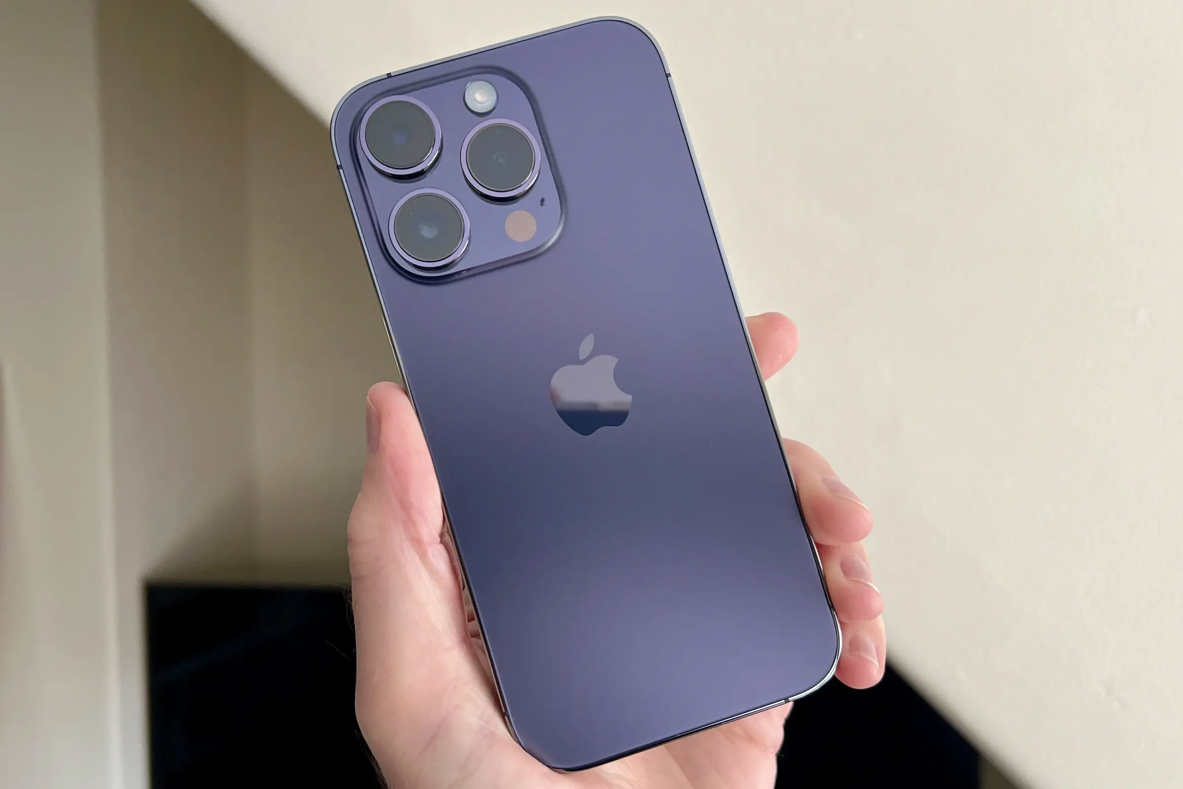 apple-iphone-14-pro-max