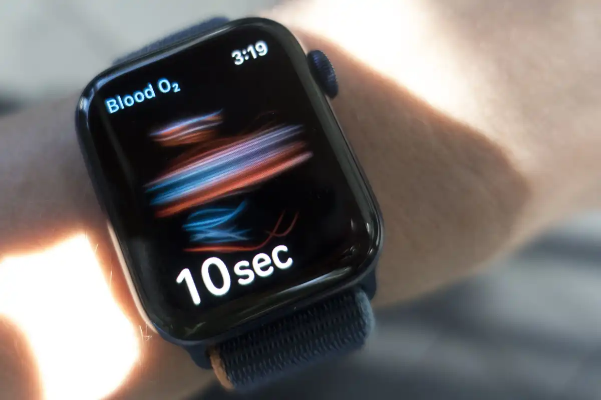 apple-watch-funkciya-vymiryuvannya-kysnyu-v-krovi