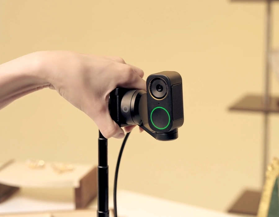 insta360-link-2-pro-2