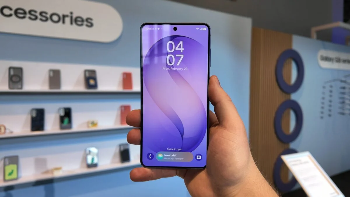 galaxy-s27-ta-s27-plus-frontalna-camera