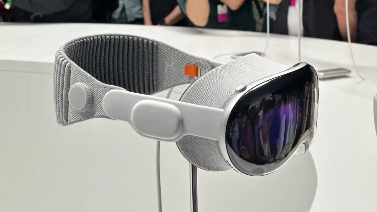 apple-vision-pro-2