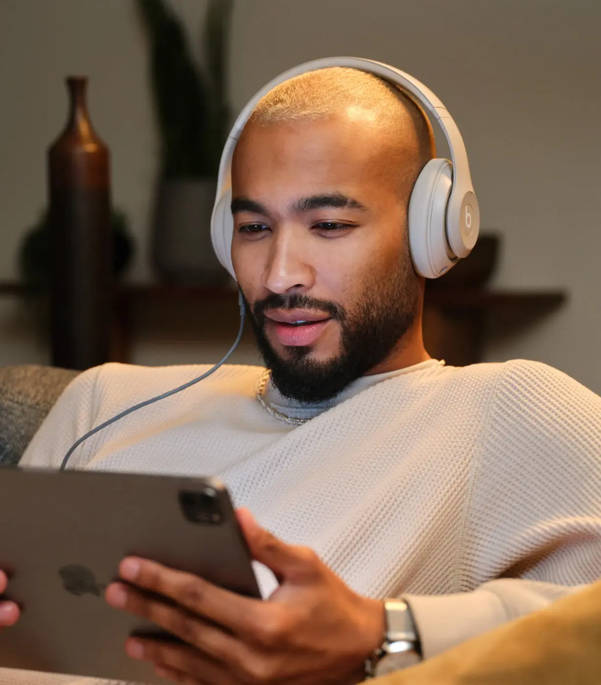 beats-studio-pro-1