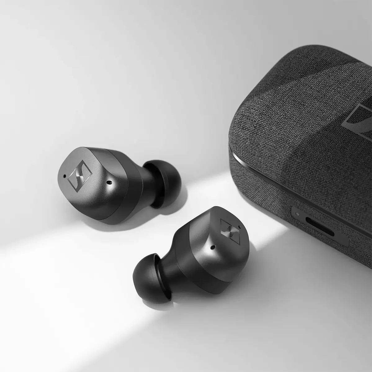 sennheiser-momentum-true-wireless-4-04