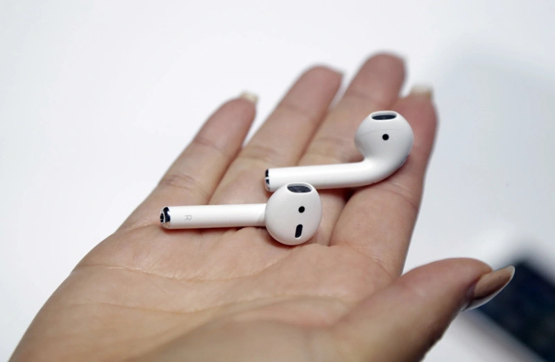 airpods-znayity-navushnyk