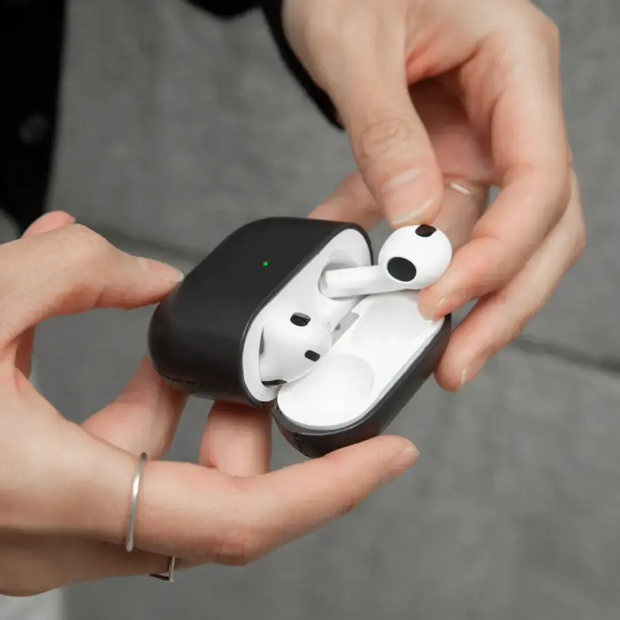 Чехол Native Union Leather Case for Airpods 3 - Black (APCSE-LTHR-BLK-V2)