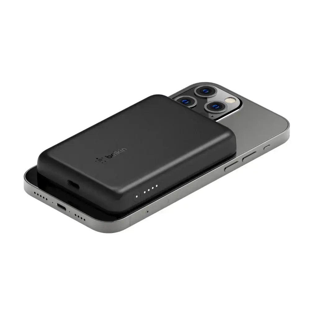 Портативний зарядний пристрій Belkin BOOST↑CHARGE™ MagSafe Magnetic Wireless Power Bank 2500mAh - Black (BPD002BTBK)