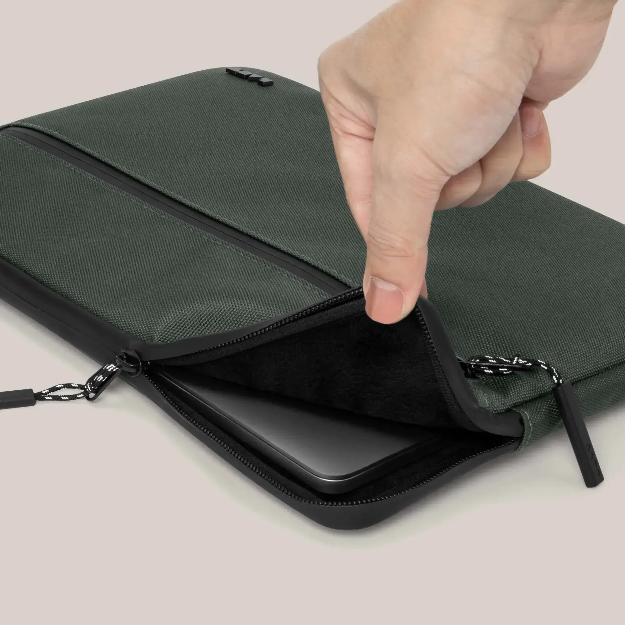 Чохол-папка LAUT URBAN PROTECTIVE SLEEVE для MacBook 14" - Olive (L_MB14_UR_GN)