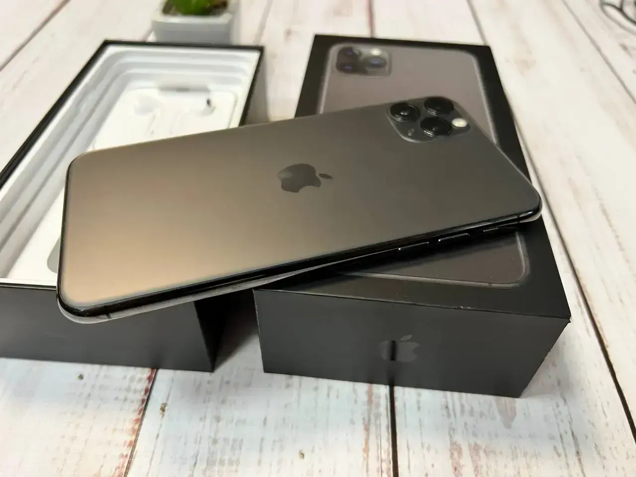 📲USED Apple iPhone 11 Pro Max 256GB Space Gray (MWH42),🔋85% (Стан - 9.9/10, Комплект - повний | гарантія - 1 міс.)