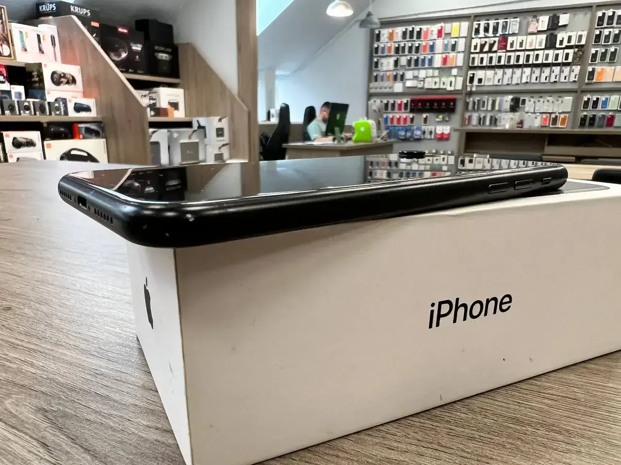 📲USED Apple iPhone XR 64GB Black (MRY42) 🔋83% (Стан - 8/10, Комплект - iPhone, коробка | гарантія - 1 міс.)
