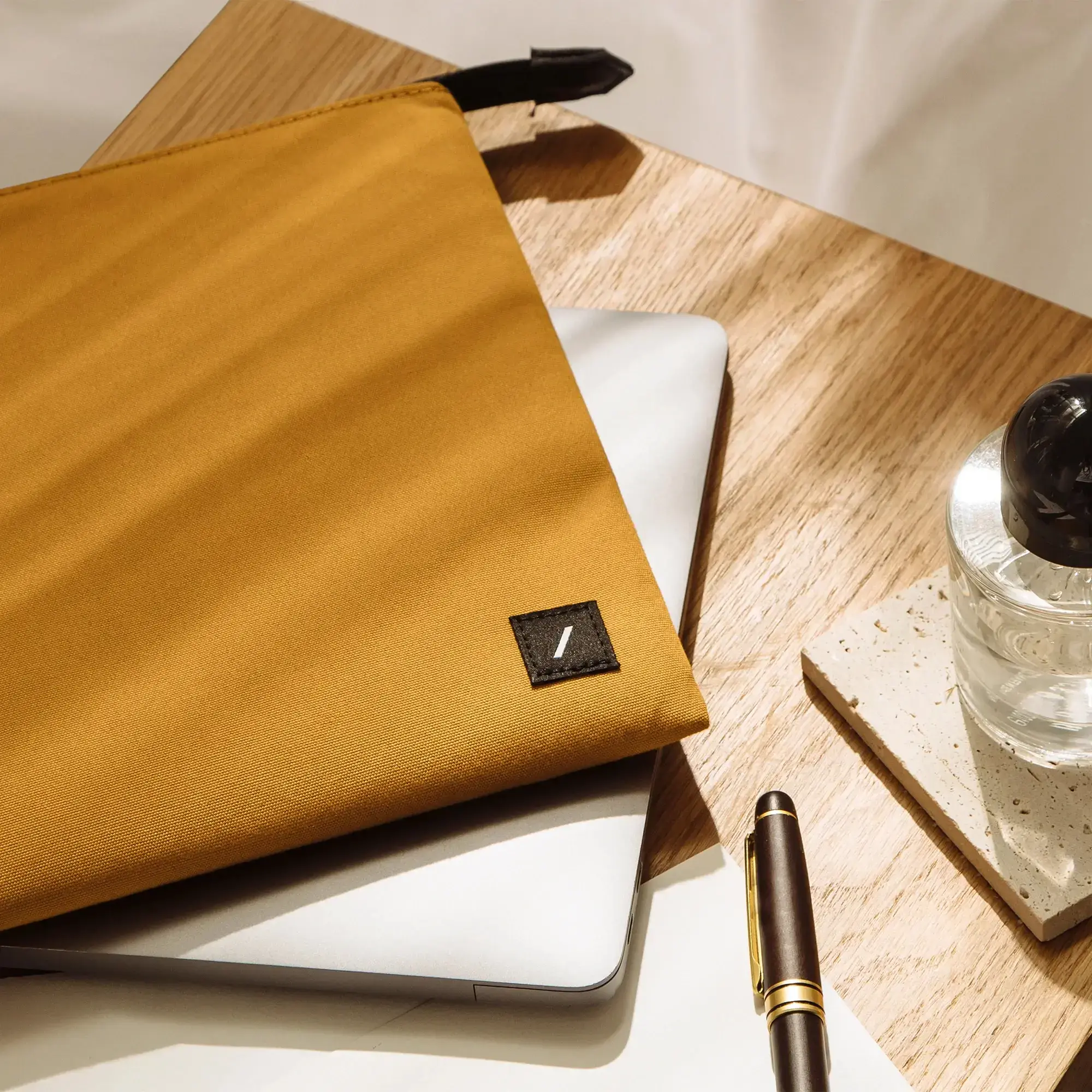 Чохол Native Union W.F.A Stow Lite Sleeve Case Kraft for MacBook Pro 16" (STOW-LT-MBS-KFT-16)