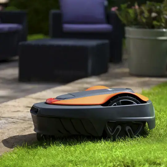 Газонокосарка-робот Flymo EasyLife 350 Robotic Lawn Mower