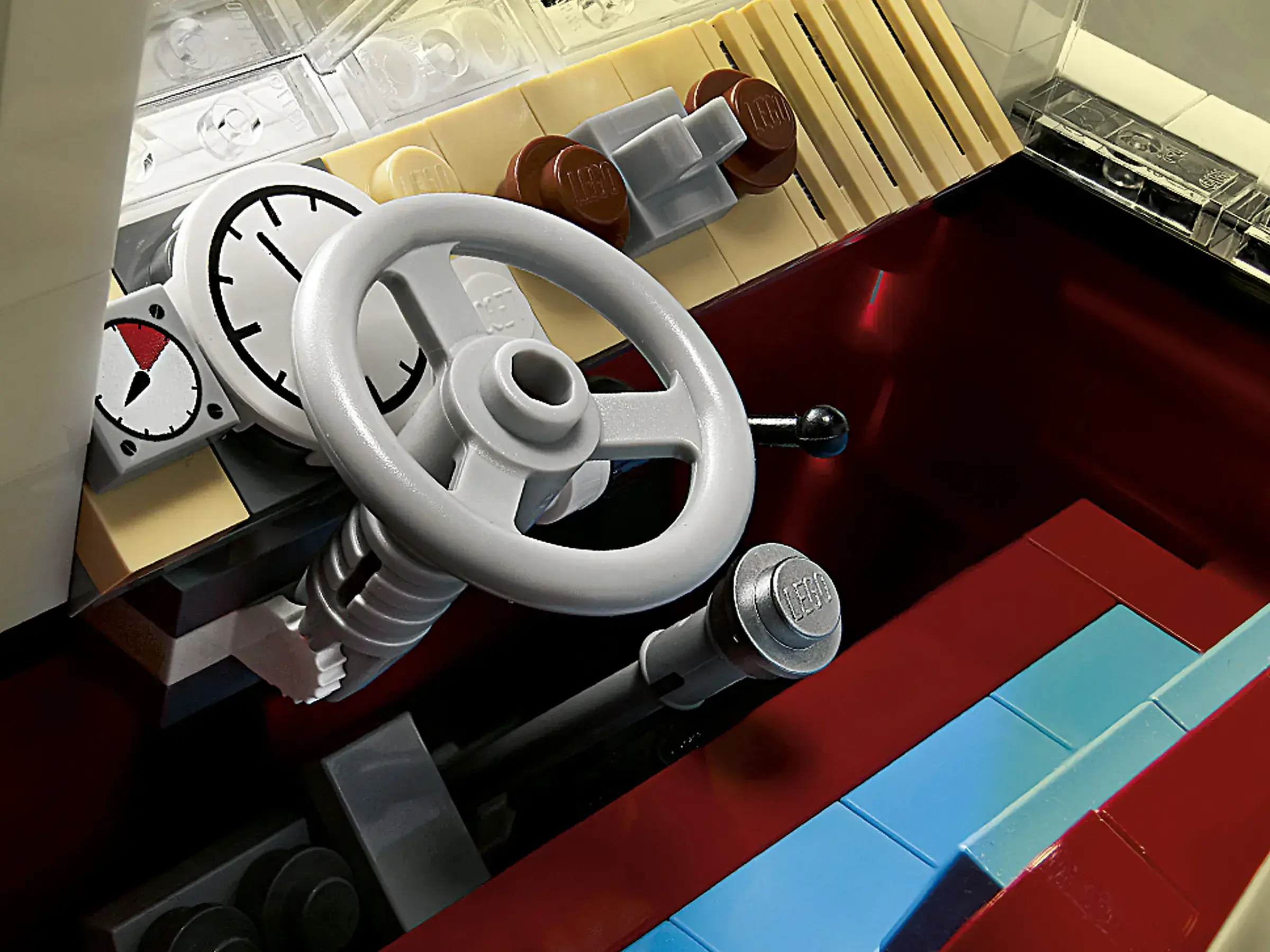 Блоковий конструктор LEGO Volkswagen T1 Фургон-Кемпер (10220)