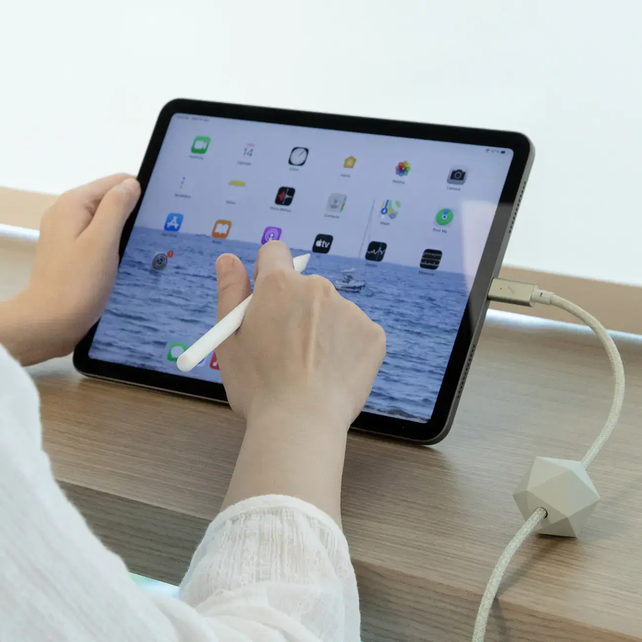 Native Union Desk Cable USB-C to USB-C Sage (2.4 m) (DCABLE-C-GRN-NP)