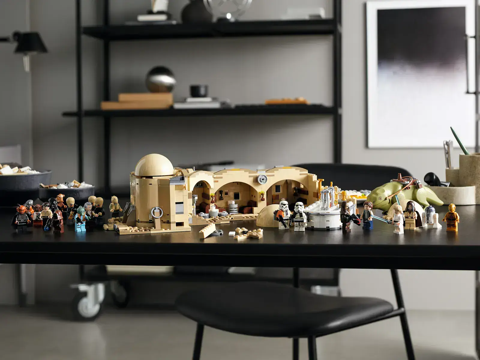 Блоковий конструктор LEGO Star Wars Mos Eisley Cantina (75290)