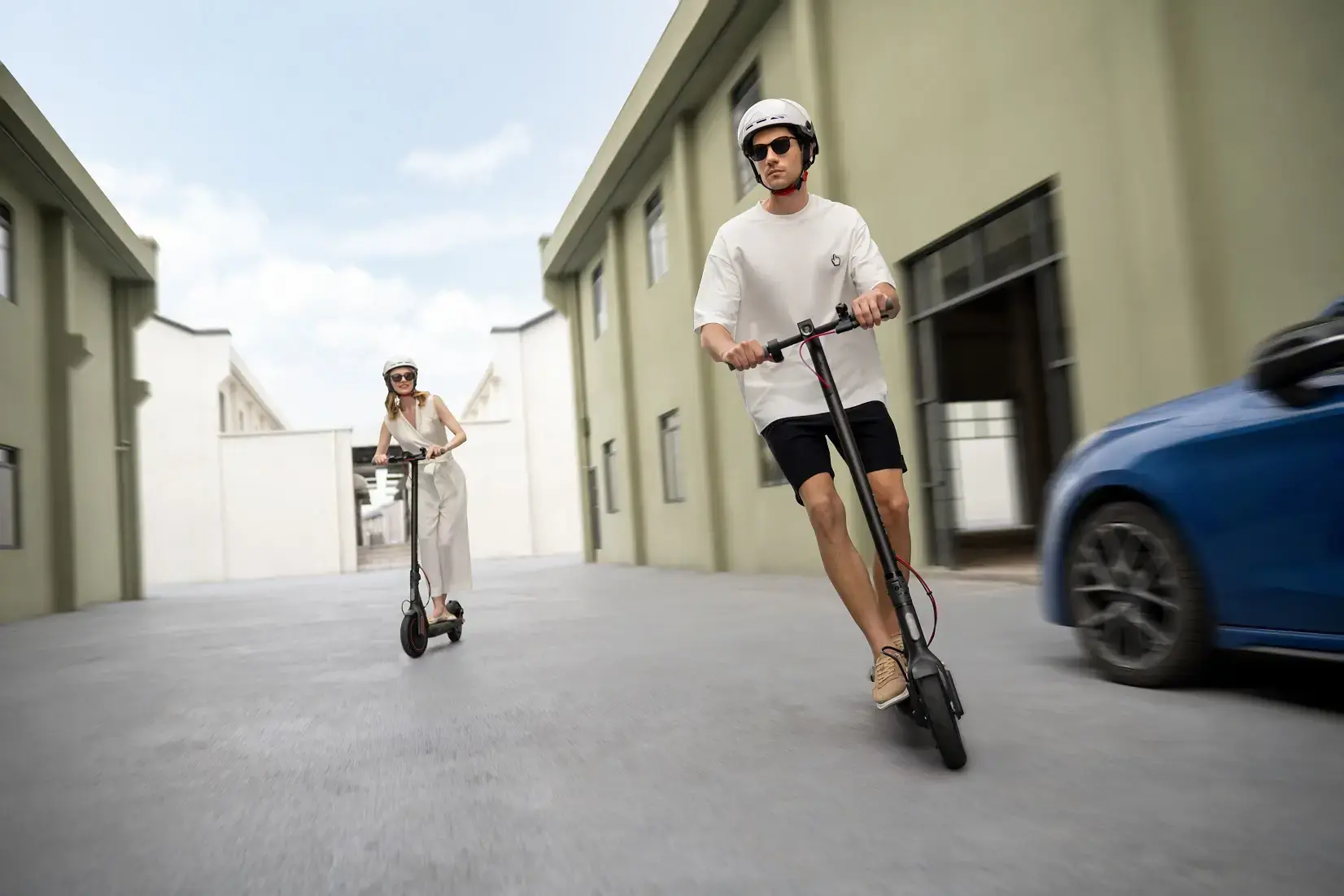 Электросамокат Xiaomi Electric Scooter 4 Pro (DDHBC20NEB)