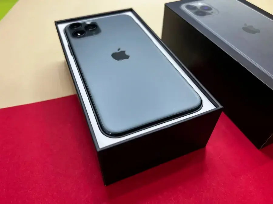 📲USED Apple iPhone 11 Pro 256GB Midnight Green (MWCQ2), 🔋100% (Состояние - 8/10, Комплект - iPhone, коробка | гарантия - 1 мес.)