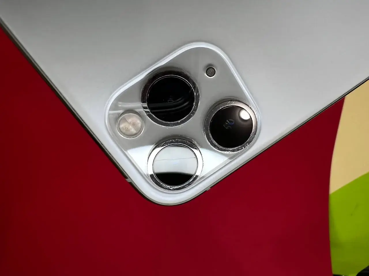 📲USED Apple iPhone 11 Pro Max 256GB Silver (MWH52),🔋100% (Стан - 8.5/10, Комплект - iPhone, кабель зарядки | гарантія - 1 міс.)