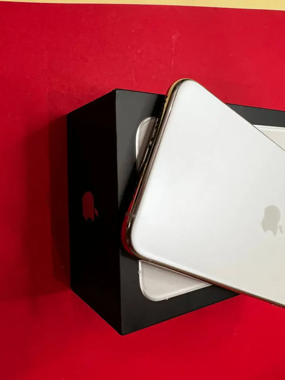 📲USED Apple iPhone 11 Pro Max 256GB Silver (MWH52),🔋100% (Стан - 8.5/10, Комплект - iPhone, кабель зарядки | гарантія - 1 міс.)