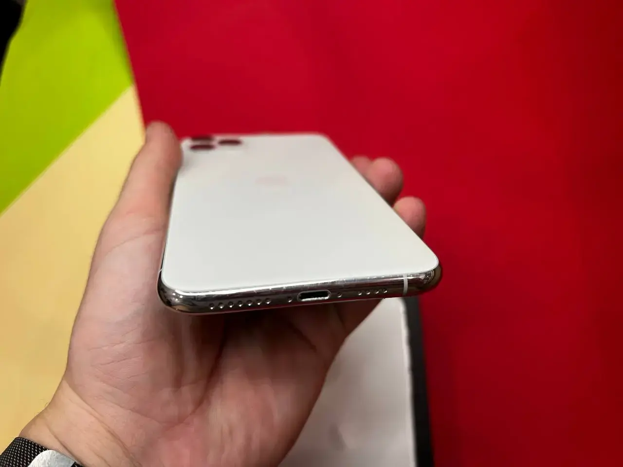 📲USED Apple iPhone 11 Pro Max 256GB Silver (MWH52),🔋88% (Состояние - 9/10, Комплект - iPhone, кабель зарядки | гарантия - 1 мес.)