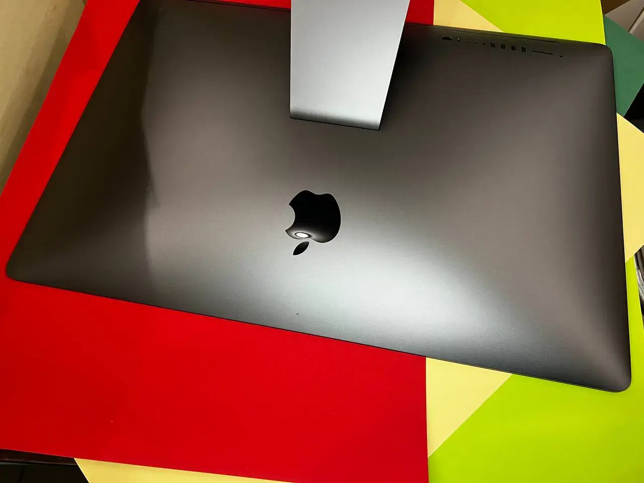 🖥 USED iMac Pro (MQ2Y2) (8-ядерний Intel Xeon W/32 ГБ/1TB SSD/ Radeon Pro Vega 56 8 ГБ) (Стан - 10/10. Комплект - повний | гарантія - 1 міс.)
