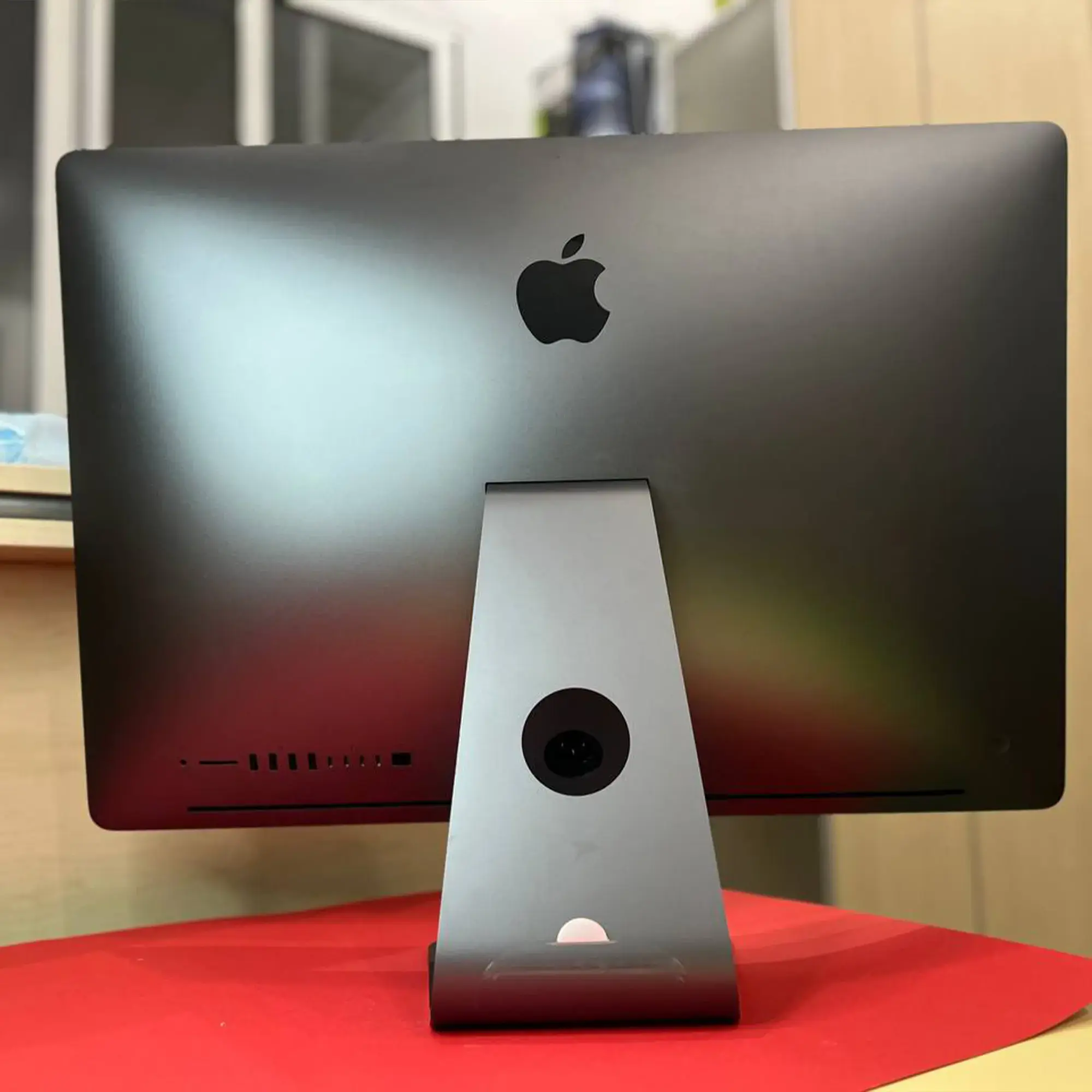 🖥 USED iMac Pro (MQ2Y2) (8-ядерный Intel Xeon W/32 ГБ/1TB SSD/Radeon Pro Vega 56 8 ГБ) (Состояние - 10/10. Комплект - полный | гарантия - 1 мес.)
