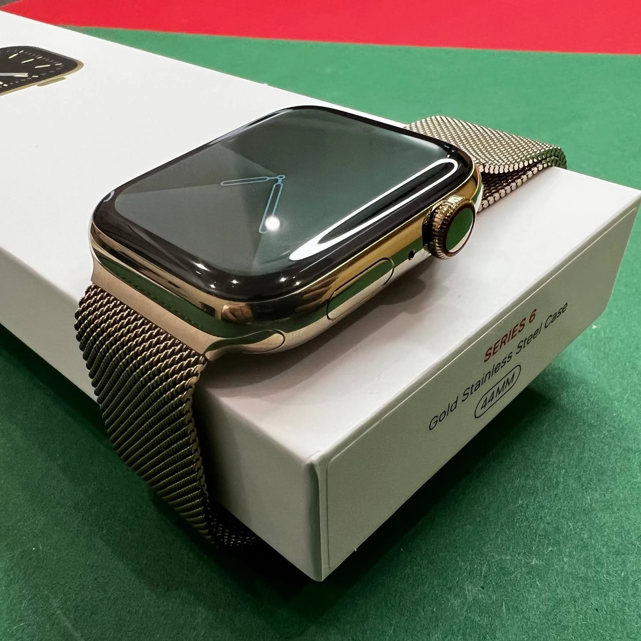 USED Apple Watch Series 6 GPS + Cellular 44mm Gold Stainless Steel Case with Gold Milanese Loop (M07P3, M09G3)
